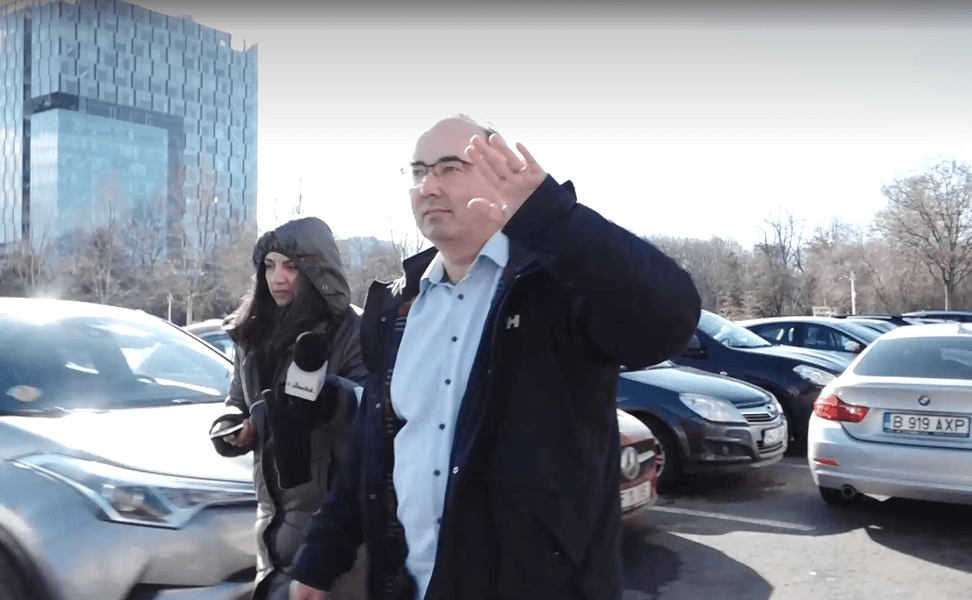 O jurnalistă a fost bruscată în plină stradă de avocata fostului director al OTP Bank România VIDEO