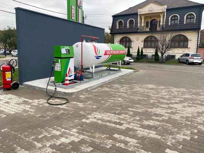 Stația de carburanți de pe strada Romulus FOTO PLT