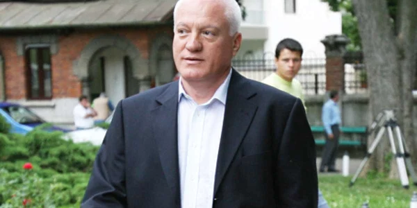 Valeriu Stoica s-a prezentat de 3 ori in instanţă pentru aceşti bani