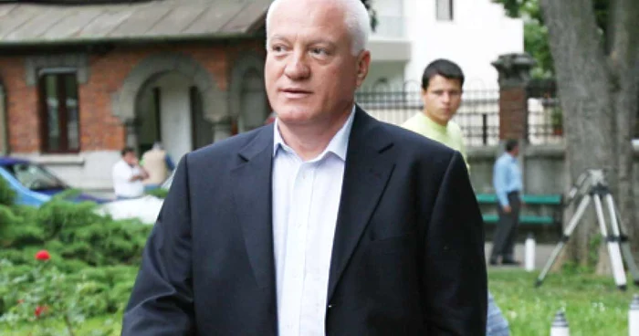 Valeriu Stoica s-a prezentat de 3 ori in instanţă pentru aceşti bani