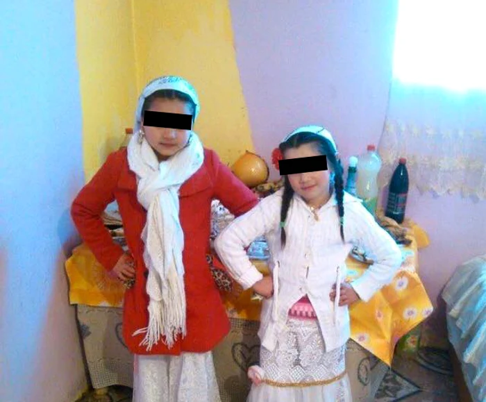 
    Purtarea baticului înseamnă, în tradiţia romă, că fetele sunt căsătorite şi şi-au început viaţa sexualăFoto: Daniel Cioabă/Facebook  