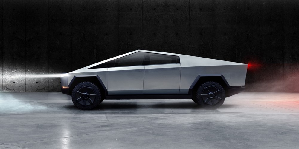 Musk a anunțat demararea vânzărilor camionetei electrice Cybertruck, în America de Nord
