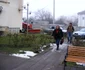 Bătrâna în drum spre primărie