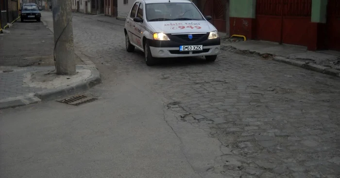 Strada Siretului din Alba Iulia nu a mai fost reparată de ani de zile
