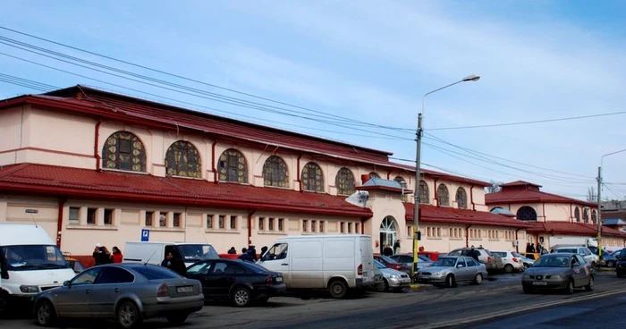 Conducerea APT Brăila promite că, pe parcursul anului 2014, se va ocupa de modernizarea Halei FOTO Florentin Coman