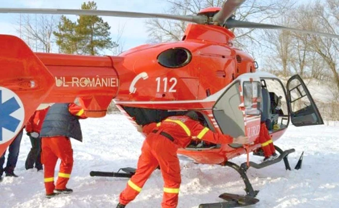 Elicopterul SMURD l-a preluat pe băieţel