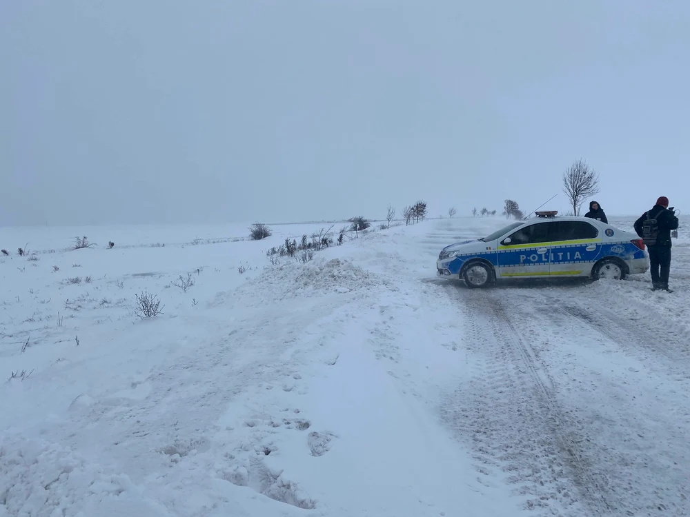Mai multe drumuri naționale și județene sunt închise FOTO: IPJ Vrancea
