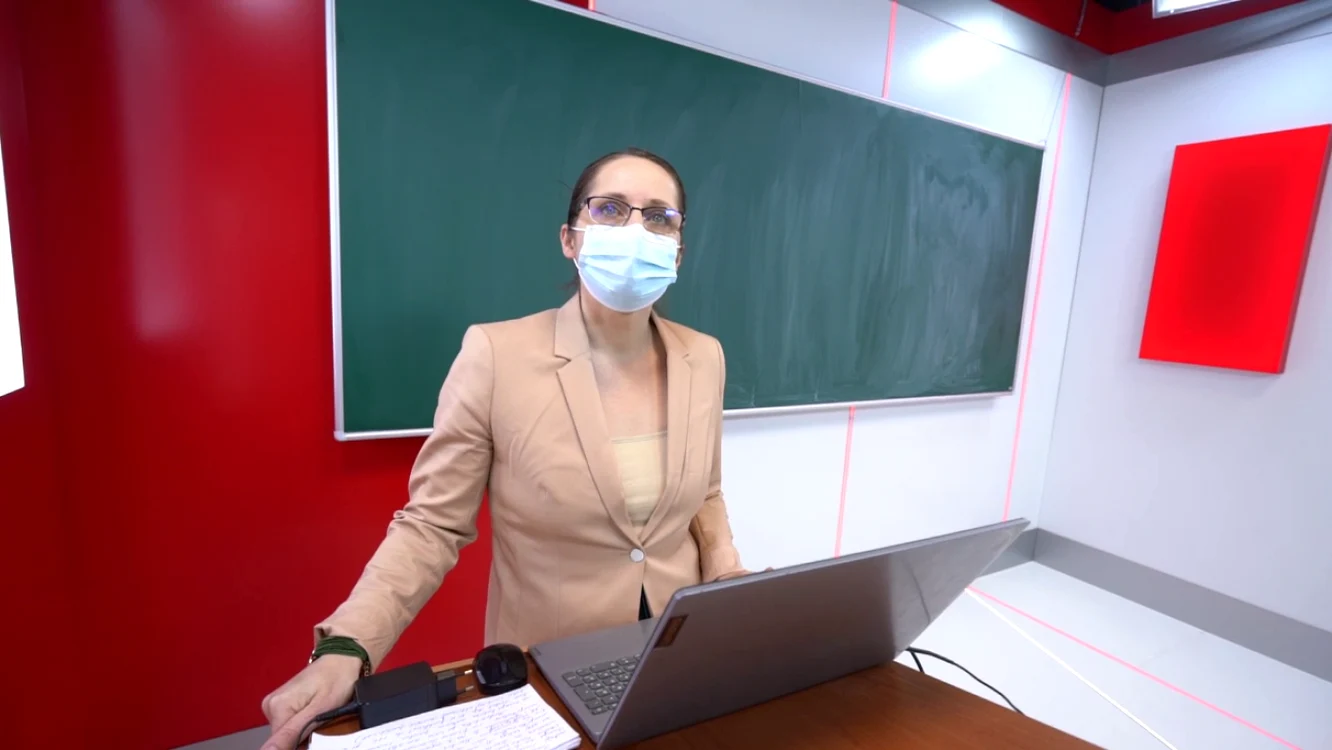 Profesorul Laura Buhaciuc la orele tv FOTO Somax TV