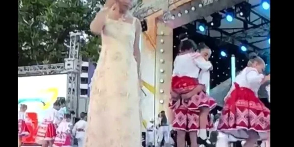 Imagini de la Mamaia Copiilor unde s-a rupt scena FOTO Captura video