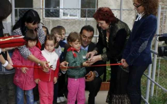 Cluj: Un nou etaj la grădiniţă, prilej de bucurie a copiilor (GALERIE FOTO)