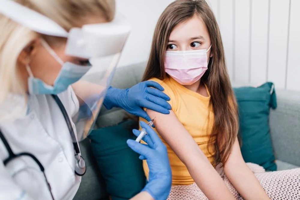 O notă internă FDA analizează posibile legături între vaccinarea anti-COVID și 10 decese în rândul copiilor în SUA