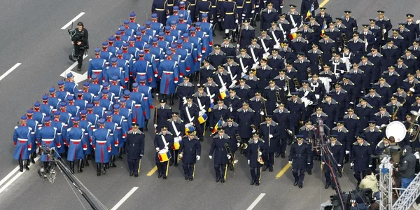 Parada militară din Capitală FOTO David Muntean