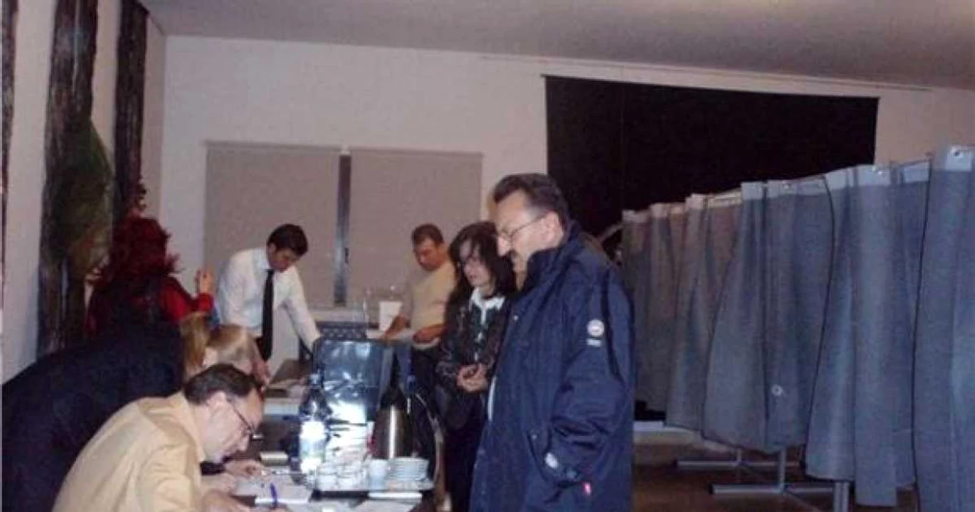 Secţiile de votare au fost deschise la ora 7.00
