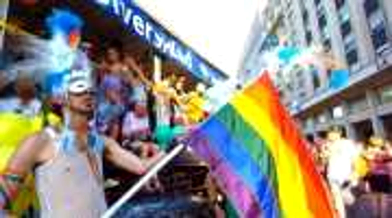 Comunităţile gay aşteaptă decizia Curţii Supreme din SUA faţă de căsătoriile între persoanele de acelaşi sex