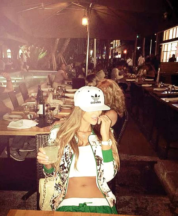 Bianca sparge bani la shopping și la terase de lux ( Foto: arhivă personală)