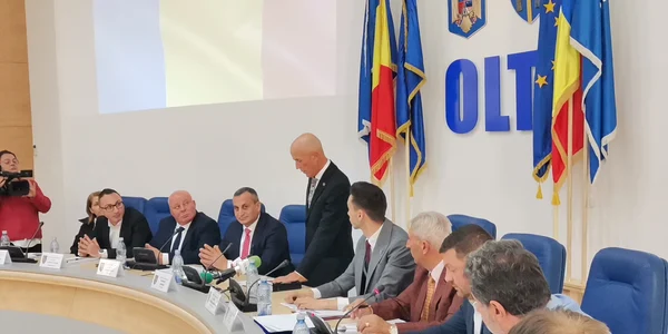 mugur mihaescu depunere jyramant cj olt oct 2024   foto alina mitran jpg