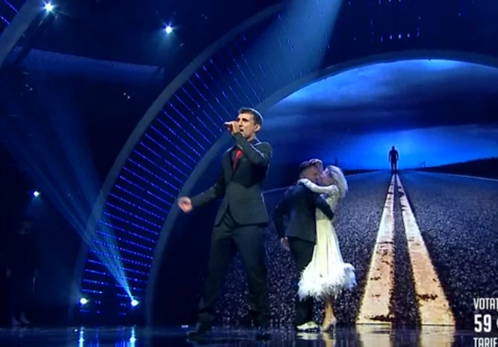 Finala „Românii au Talent”: Bogdan Dumitrașcu a cântat impecabil pe scenă