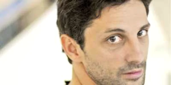 Andi joacă în „Cealaltă Irina“ rolul unui bărbat îndrăgostit