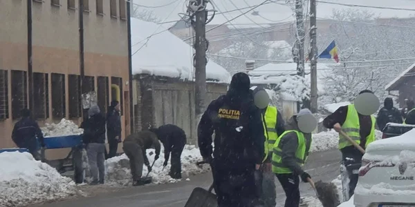 detinuti  deszapezire  FOTO primaria aiud jpg