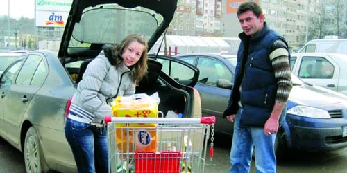 Ion Şest şi-a făcut ultimele cumpărături pentru masa de Crăciun alături de familia sa