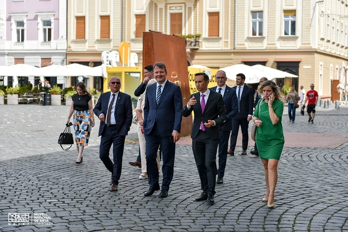  Alin Nica și președintele Provinciei Autonome Voivodina, Igor Mirovici FOTO CJT