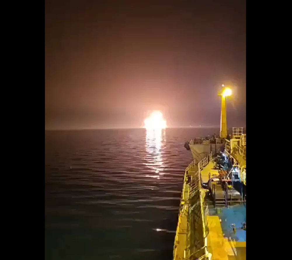 Petroliere atacate în apropierea Irakului, în timp ce Iranul intensifică ofensiva și contrazice declarațiile lui Trump că războiul este câștigat