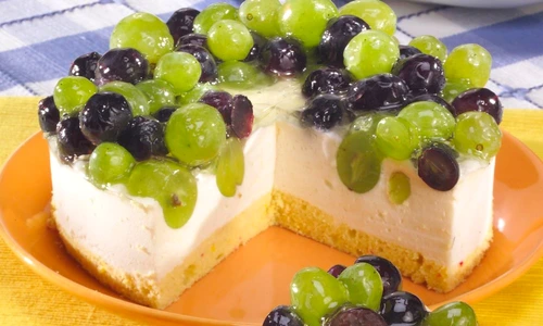prajitura cu struguri si crema de branza jpeg