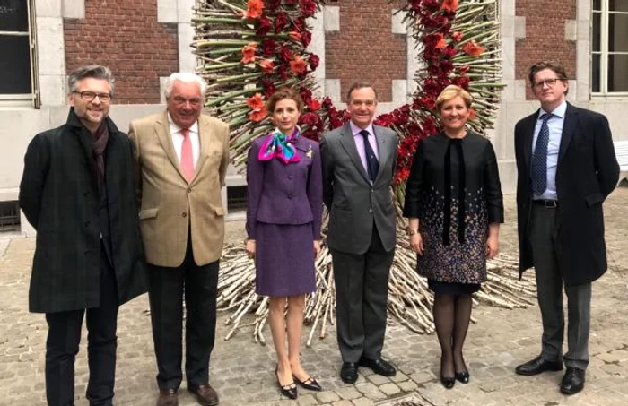 Dirk Vermaelen, directorul artistic al echipei belgiene a Festivalului Europalia România, Contele Georges Jacobs de Hagen, preşedintele Europalia International,Carmen Ducaru, director ICR Bruxelles, Prinţul Michel de Ligne, Liliana Ţuroiu, preşedintele ICR,  Koen Clement, manager general Europalia