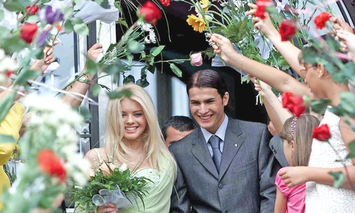 În 2001 s a însurat cu Alexandra Dinu jpeg