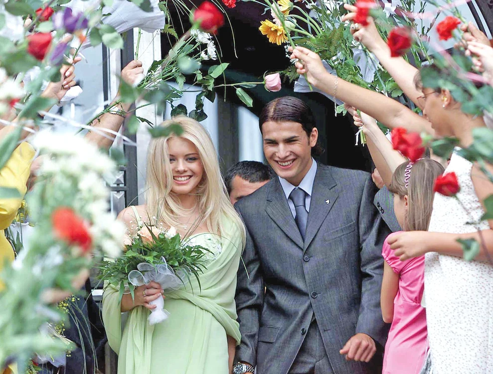În 2001 s-a însurat cu Alexandra Dinu