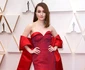 Kaitlyn Dever, cunoscută publicului din seria Neflix Unbelievable, a purtat o creaţie Louis Vuitton jpeg
