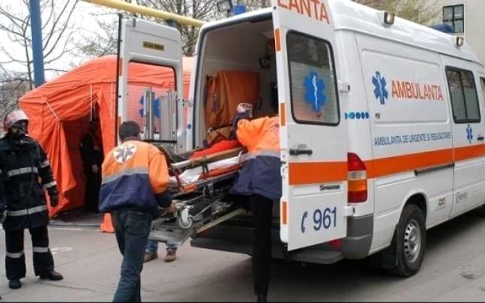 Băiatul de 11 ani a fost transportat la spital, iar starea lui este stabilă