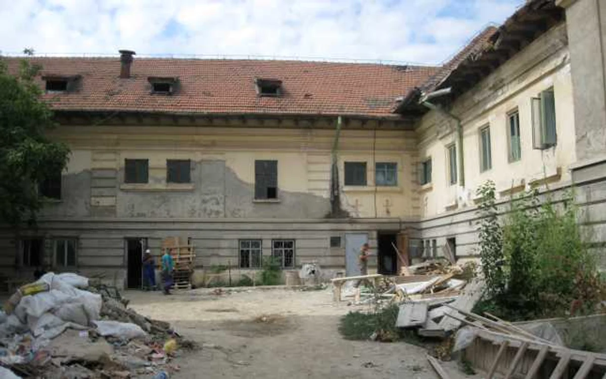Baia Comunala se află în construcţie