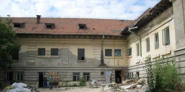 Baia Comunala se află în construcţie