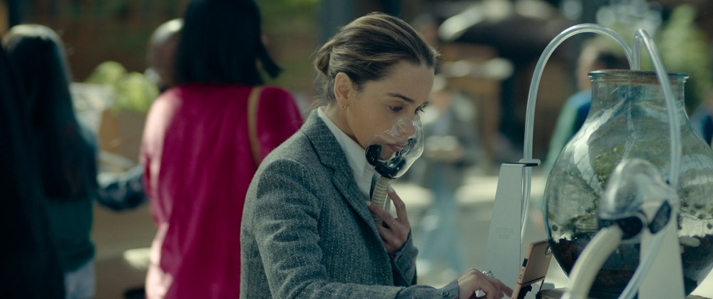„The Pod Generation“, un sci-fi romantic, cu Emilia Clarke protagonistă, este acum în cinematografe TRAILER