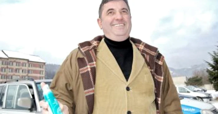 Petre Mărginean i-a făcut un cadou-surpriză edilului din Lupeni
