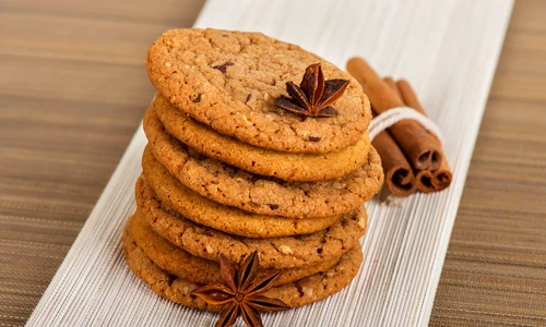 Biscuiti cu scortisoara  Sursa foto shutterstock 164248004 jpg