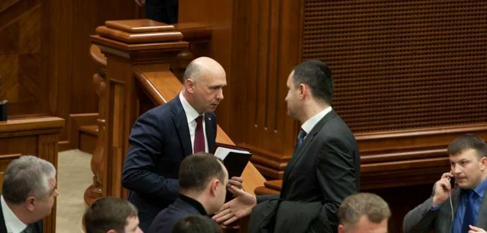 Guvernul Pavel Filip a fost învestit cu votul a 57 de deputaţi. FOTO: Alexandru Tarlev
