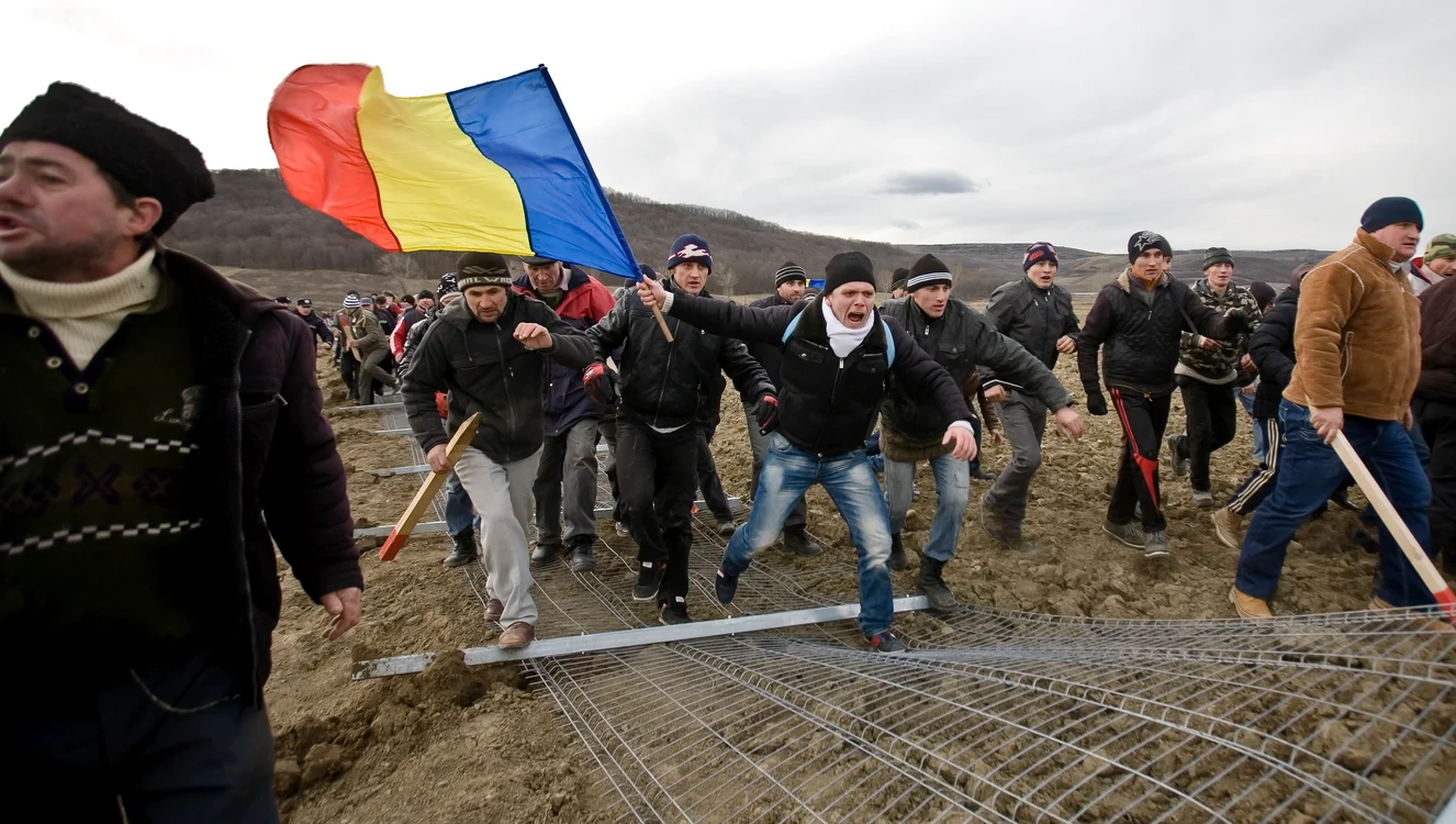 Americanii de la Chevron au fost alungați din România de mulțimile furioase. FOTO: Profimedia
