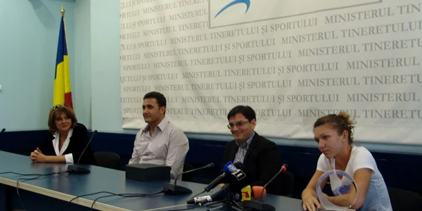 simona halep felicitat de ministrul banicioiu FOTO MTS