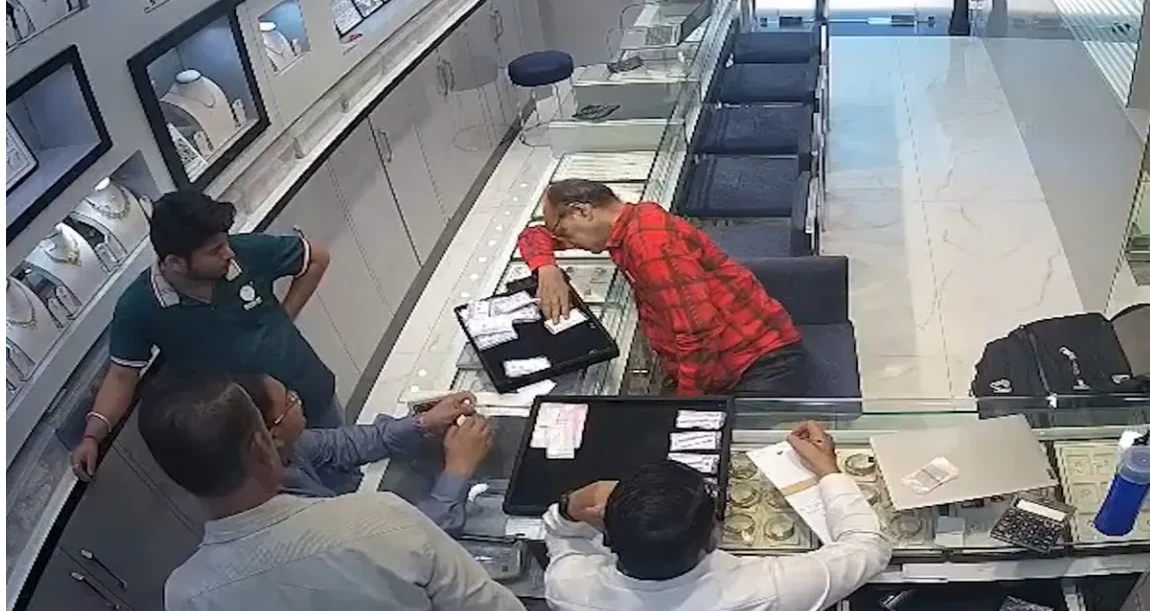 Momente dramatice într-o bijuterie: un bărbat în stop cardiac este salvat cu manevre de resuscitare de fiul patronului