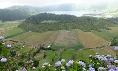 São Miguel – o pată de verdeaţă într o infinitate albastră jpeg