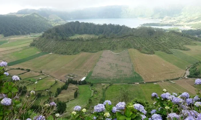 São Miguel – o pată de verdeaţă într o infinitate albastră jpeg