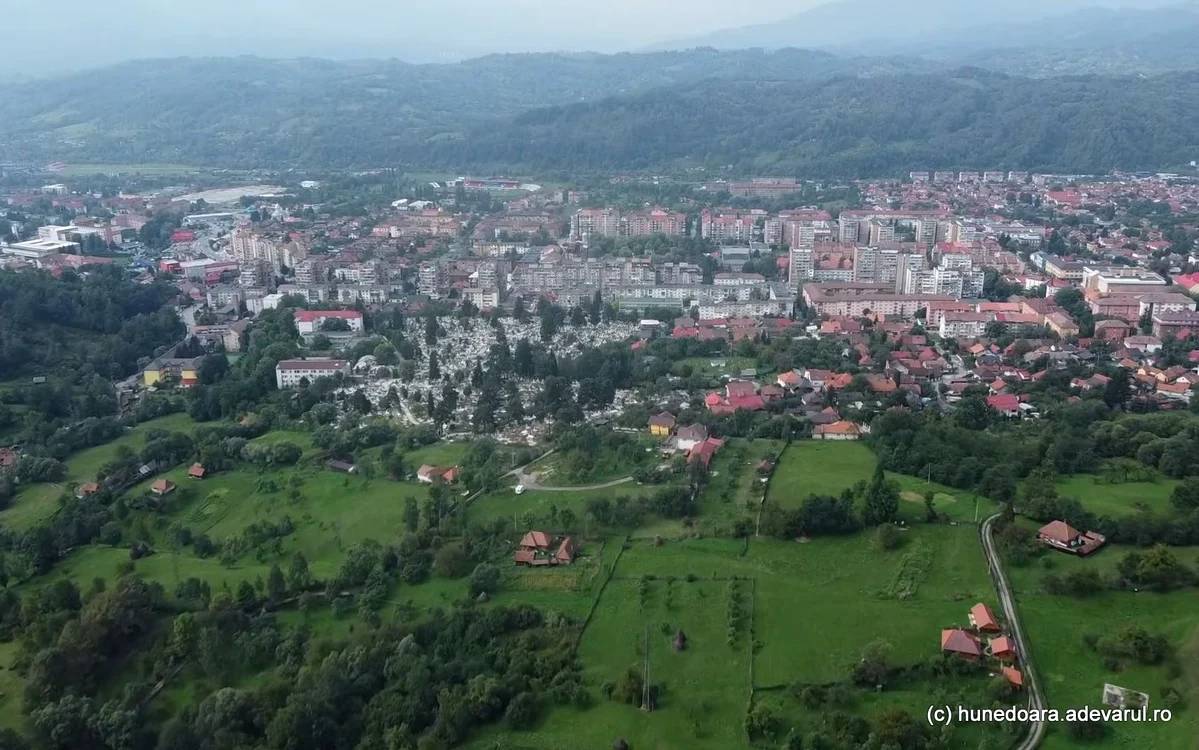 Orașul Petroșani. Foto: Daniel Guță. ADEVĂRUL