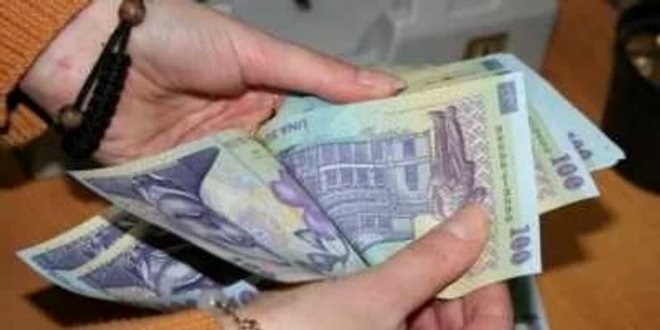 Femeile economisesc cu 17% mai puţin decât bărbaţii, potrivit BCR