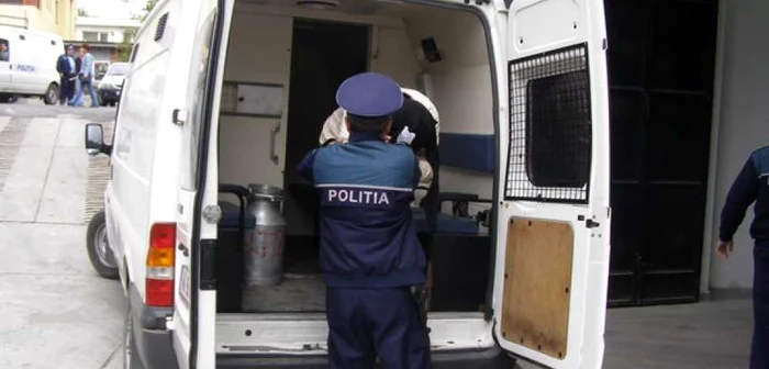 Mâine, agresorul va fi prezentat cu propunere de arestare în faţa judecatorilor