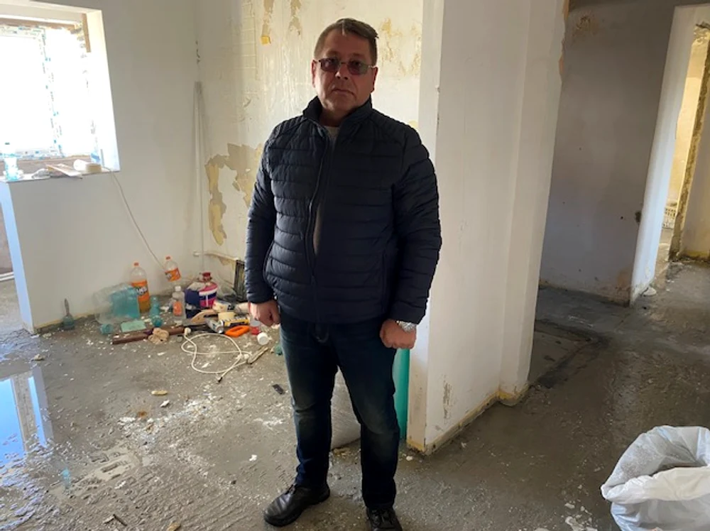 Locatar din blocul din Năvodari afectat de incendiu FOTO Antonia Ispas