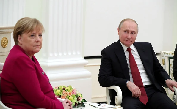 Angela Merkel și Vladimir Putin (foto: kremlin.ru)