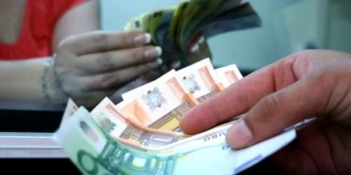 Moneda naţională încheie anul la o cotaţie de 4,2282 lei pentru un euro