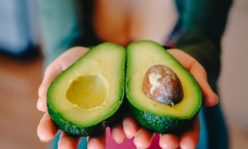 masca anti imbatranire cu avocado jpeg